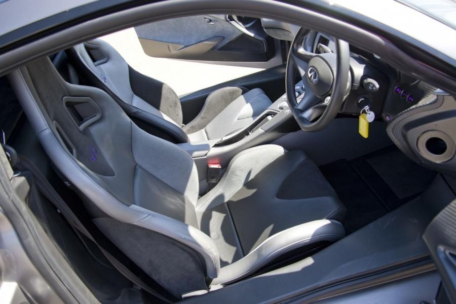  Infiniti EMERG-E Concept 2013 года  (фото 12 из 16)